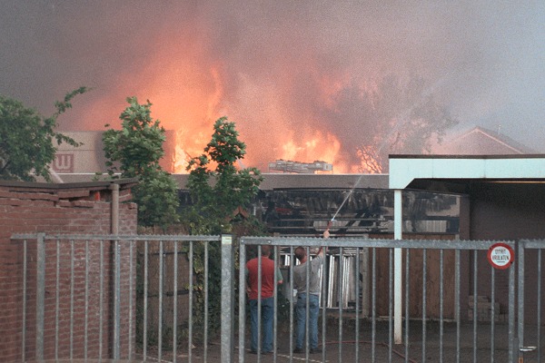 Vuurwerkramp Enschede, 13 mei 2000: garagebox met gasflessen